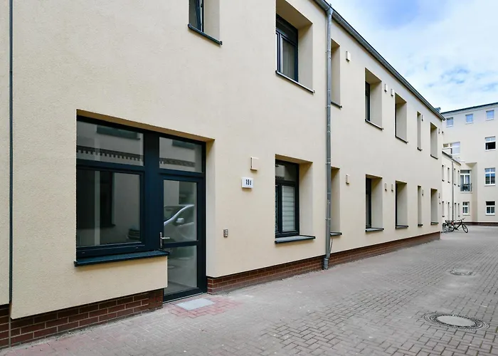Ferienwohnungen Am Theater - Modern, Zentral Und Ruhig Mit Kueche, Waschtrockner, Netflix, Wlan Und Parkplatz- 2 Zimmer, 52 Qm