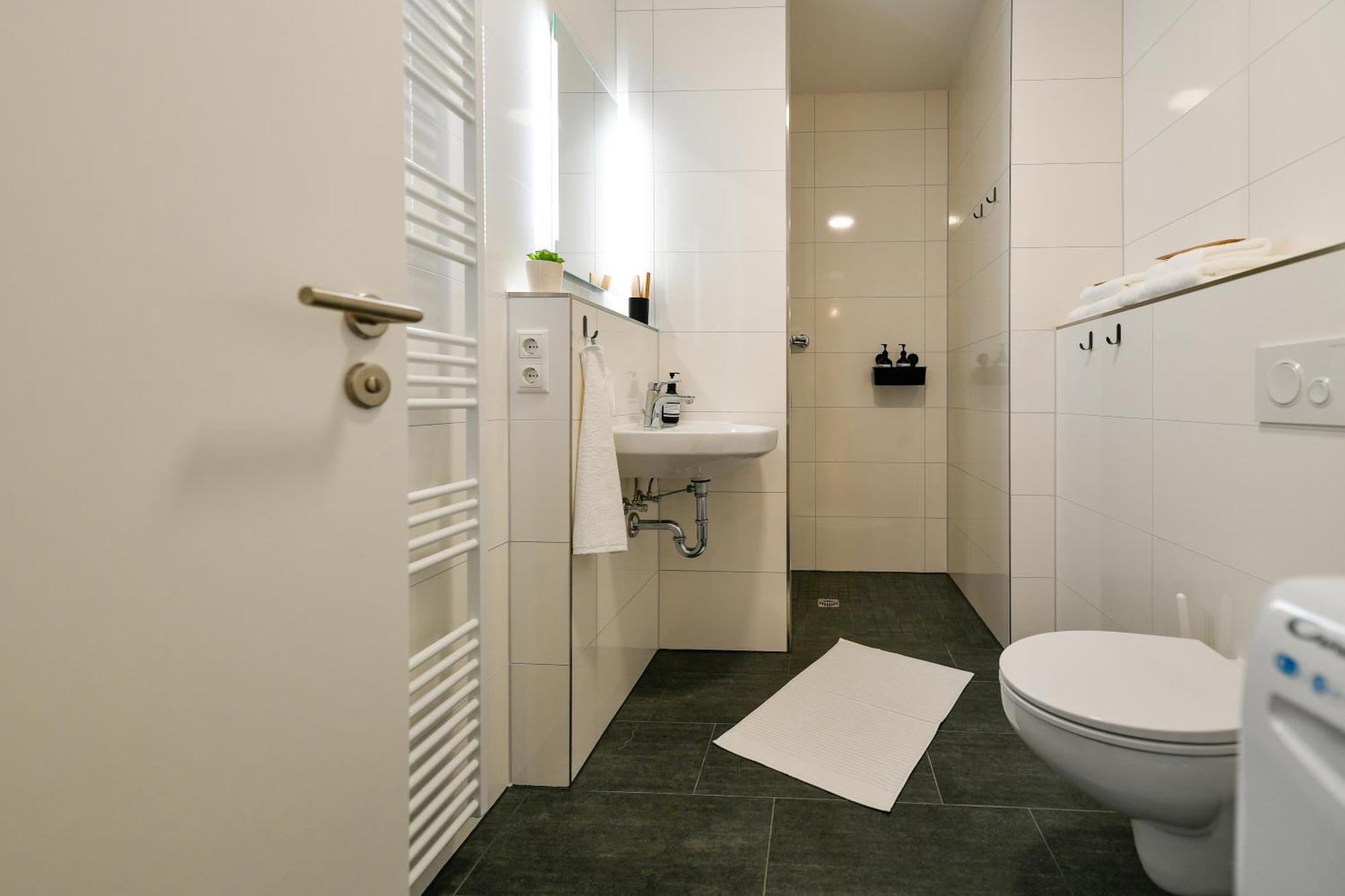 Am Theater: Modern With Kitchen And Netflix Cottbus