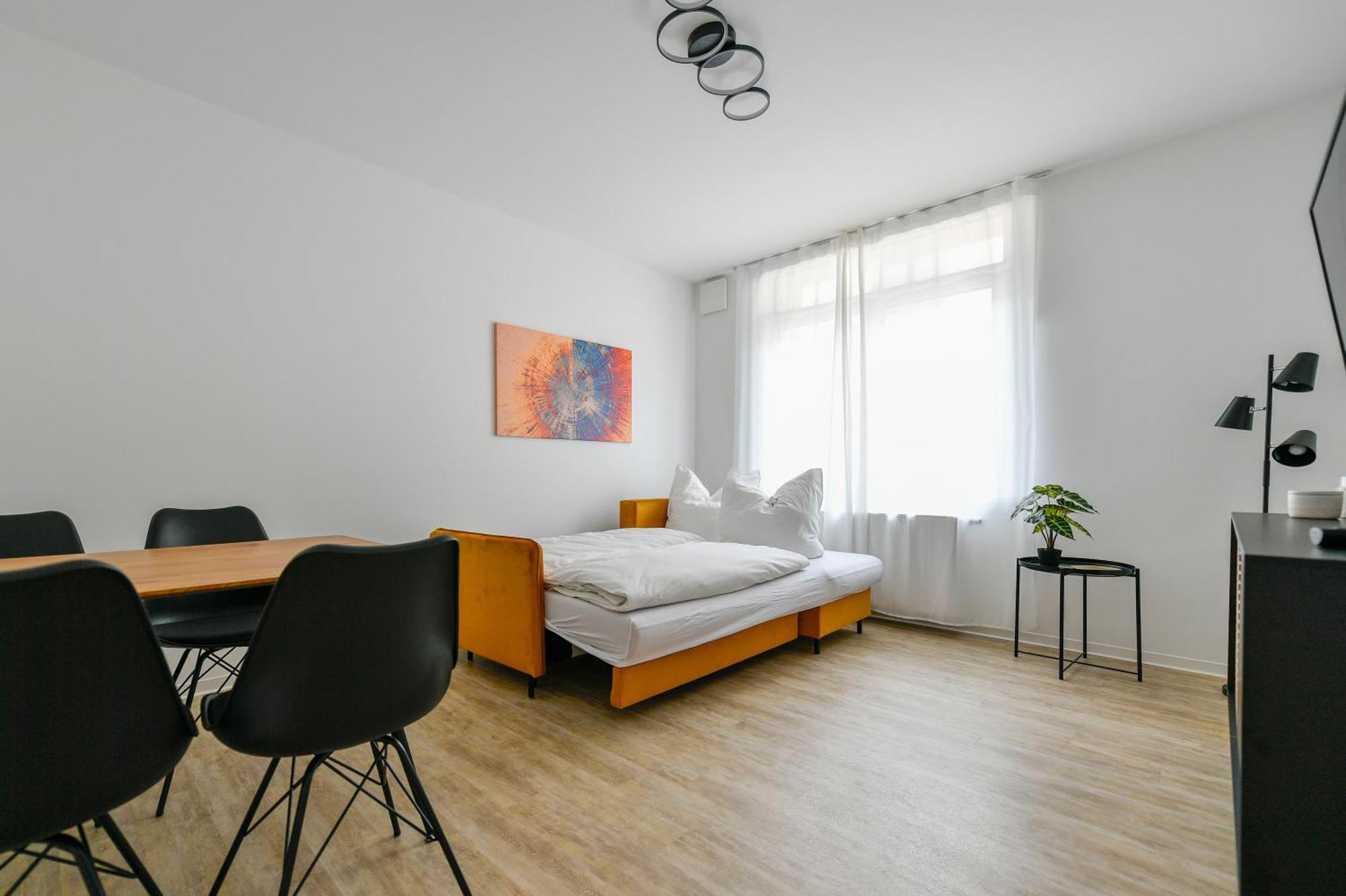 Am Theater: Modern With Kitchen And Netflix Apartment Cottbus